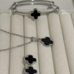 Amazing 4 Leaf Trendy Set